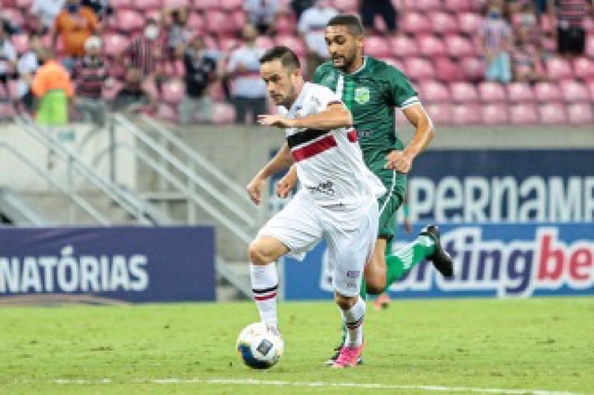 Floresta empata três vezes, segura Santa Cruz e vence nos pênaltis Floresta empata três vezes, segura Santa Cruz e vence nos pênaltis