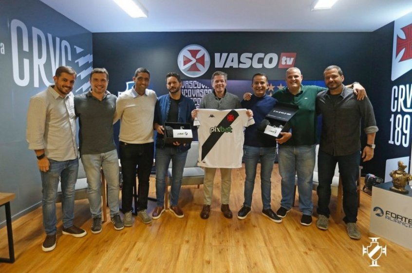 Vasco fechou nova parceria: saiba quanto paga cada patrocinador máster no Brasil Vasco fechou nova parceria: saiba quanto paga cada patrocinador máster no Brasil