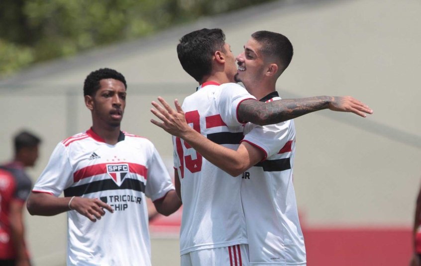 São Paulo se recupera e vence o Flamengo-SP pelo Paulista sub-20 São Paulo se recupera e vence o Flamengo-SP pelo Paulista sub-20