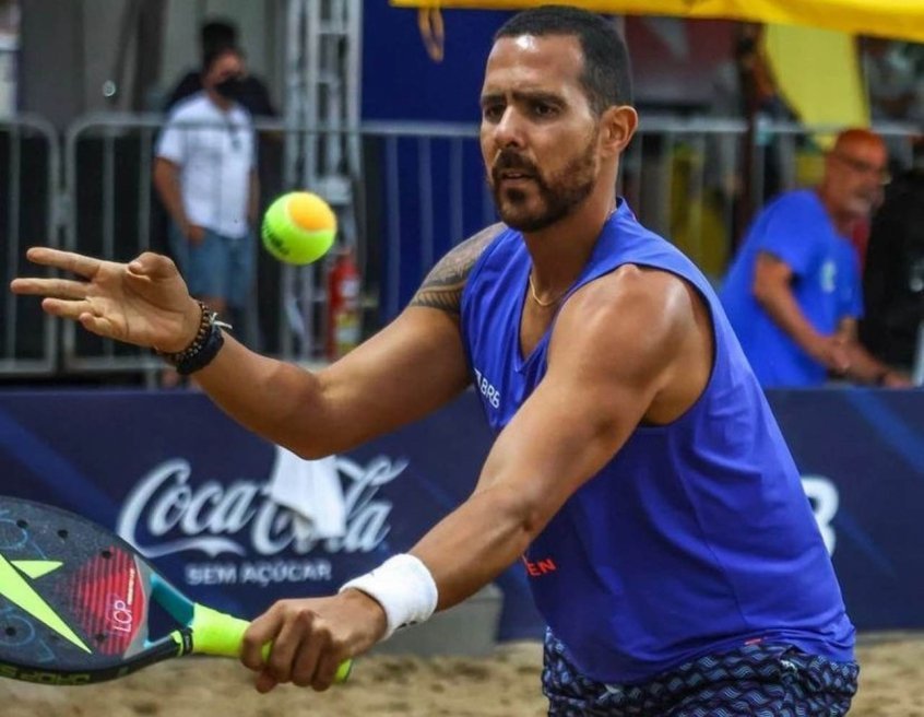 Campeão mundial de Beach Tennis celebra feito em evento em São Paulo Campeão mundial de Beach Tennis celebra feito em evento em São Paulo