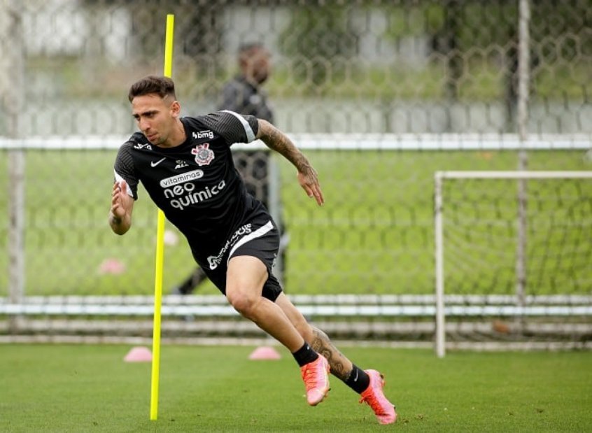 Torcida do Corinthians prefere a utilização de Gustavo Mosquito na vaga deixada por Willian Torcida do Corinthians prefere a utilização de Gustavo Mosquito na vaga deixada por Willian