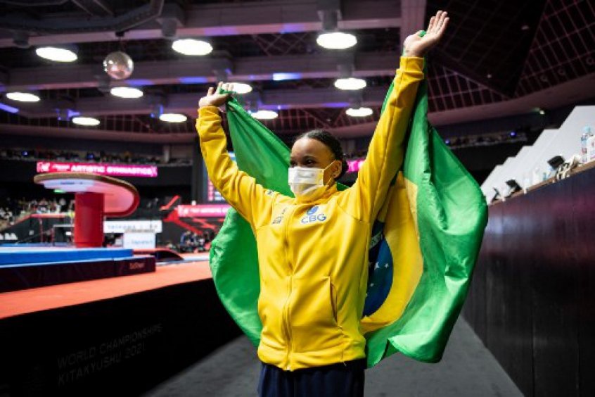 Rebeca Andrade conquista medalha de ouro no Mundial de ginástica