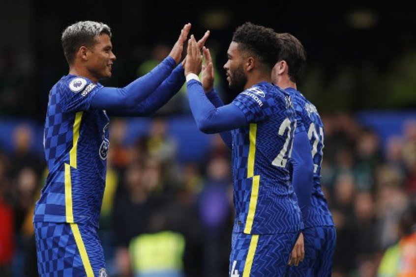 Chelsea goleia o Norwich e segue na liderança da Premier League Chelsea goleia o Norwich e segue na liderança da Premier League