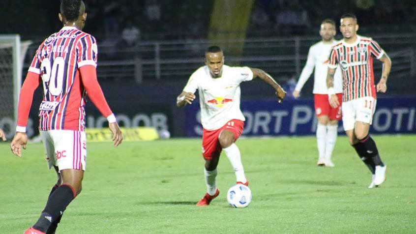 São Paulo ‘desliga’ no segundo tempo e perde para o Red Bull Bragantino São Paulo ‘desliga’ no segundo tempo e perde para o Red Bull Bragantino