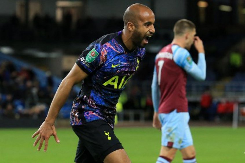 Com gol de Lucas Moura, Tottenham vence o Burnley e avança da Copa da Liga Inglesa Com gol de Lucas Moura, Tottenham vence o Burnley e avança da Copa da Liga Inglesa