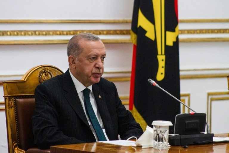 Erdogan ameaça expulsar dez embaixadores após pedido para libertar opositor turco Erdogan ameaça expulsar dez embaixadores após pedido para libertar opositor turco