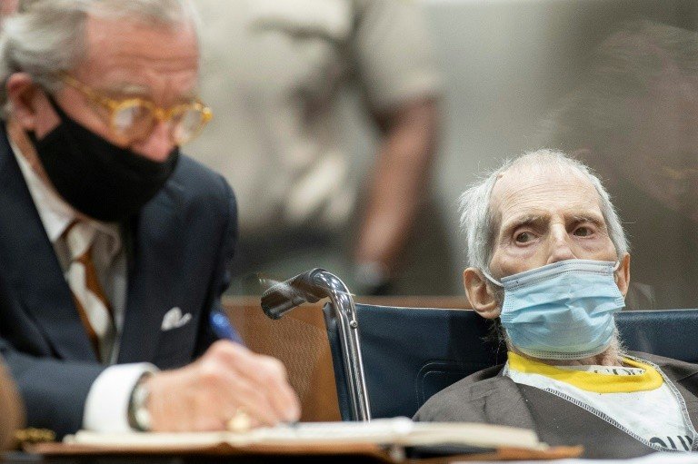 Bilionário Robert Durst é oficialmente acusado pela morte de sua esposa Bilionário Robert Durst é oficialmente acusado pela morte de sua esposa