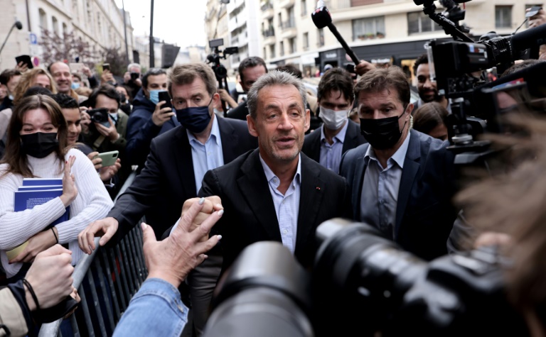 Ex-presidente francês Sarkozy agradece apoio após condenação