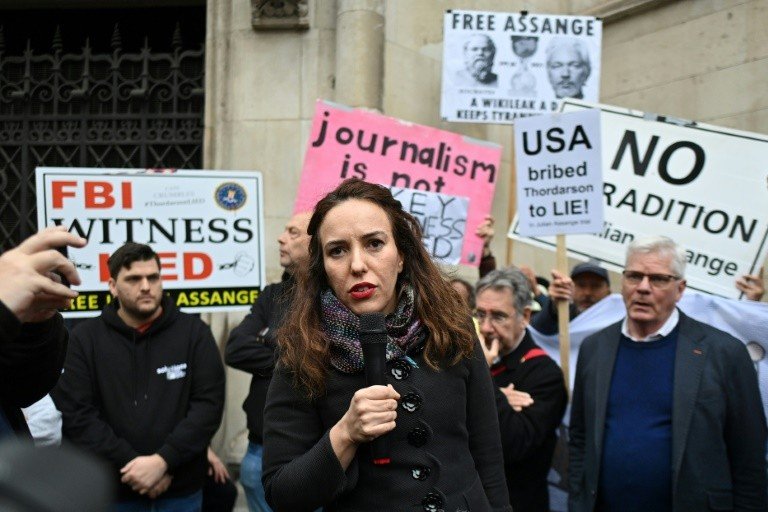 EUA põe em dúvida risco de suicídio de Assange para conseguir sua extradição EUA põe em dúvida risco de suicídio de Assange para conseguir sua extradição