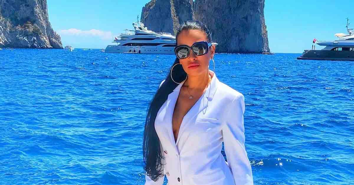 Ariadna Arantes fala sobre situação financeira: ‘Não tenho dinheiro’ Ariadna Arantes fala sobre situação financeira: ‘Não tenho dinheiro’