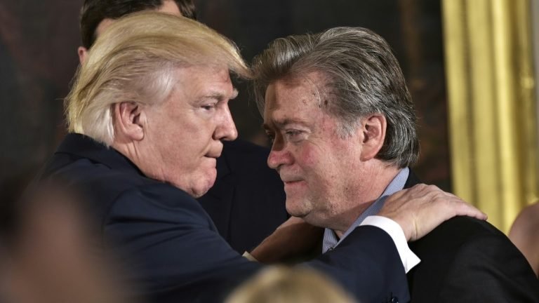 Congressistas recomendam que Steve Bannon seja acusado por ataque ao Capitólio Congressistas recomendam que Steve Bannon seja acusado por ataque ao Capitólio