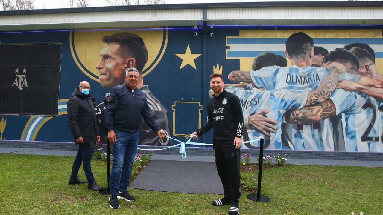 AFA inaugura mural em homenagem ao título da Copa América contra o Brasil