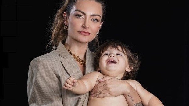 Laura Keller desabafa sobre fim do casamento após filho: ‘Livramento’ Laura Keller desabafa sobre fim do casamento após filho: ‘Livramento’
