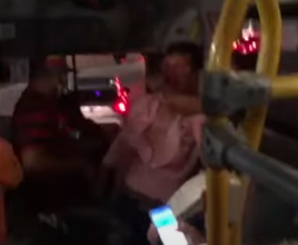 Vídeo: Lutadora de Muay Thai sofre importunação sexual em ônibus lotado e imobiliza abusador Vídeo: Lutadora de Muay Thai sofre importunação sexual em ônibus lotado e imobiliza abusador