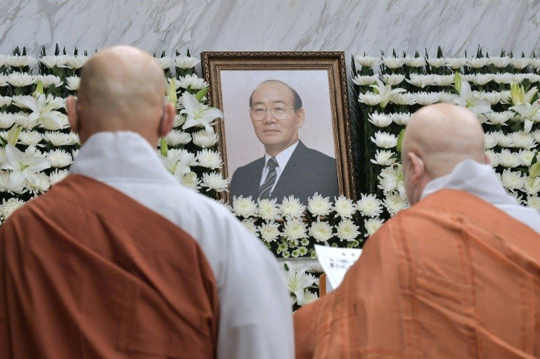 Viúva de ex-ditador se desculpa por mandato de seu marido na Coreia do Sul Viúva de ex-ditador se desculpa por mandato de seu marido na Coreia do Sul