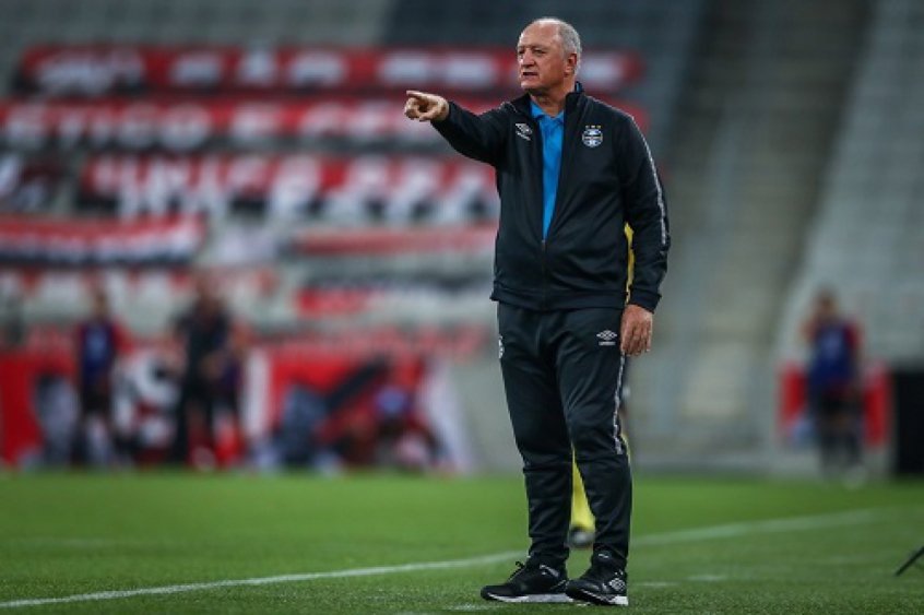 Professor Felipão: treinador do penta vai ministrar aulas para futuros técnicos: ‘Só quero ajudar’ Professor Felipão: treinador do penta vai ministrar aulas para futuros técnicos: ‘Só quero ajudar’