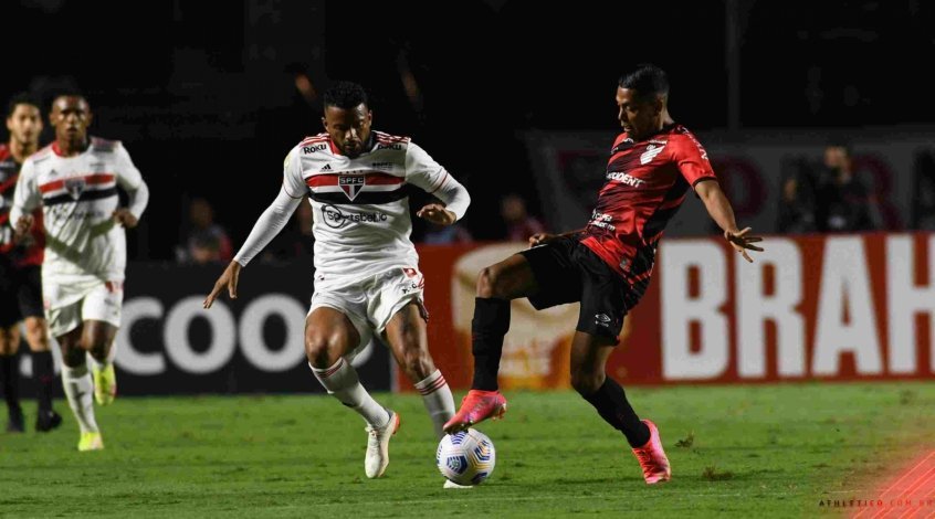 Alberto Valentim detona a não expulsão de Reinaldo Alberto Valentim detona a não expulsão de Reinaldo