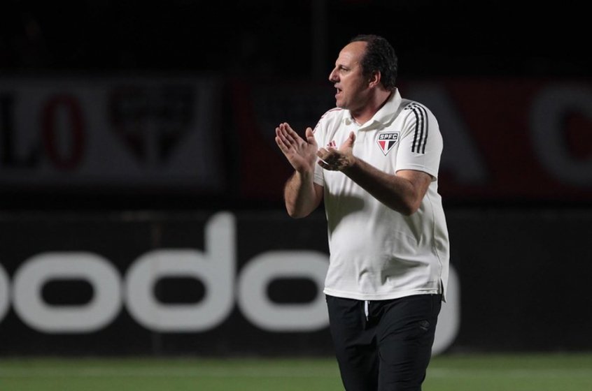 Rogério Ceni abre o jogo sobre dívidas do São Paulo: ‘Muito grande e difícil de pagar’ Rogério Ceni abre o jogo sobre dívidas do São Paulo: ‘Muito grande e difícil de pagar’