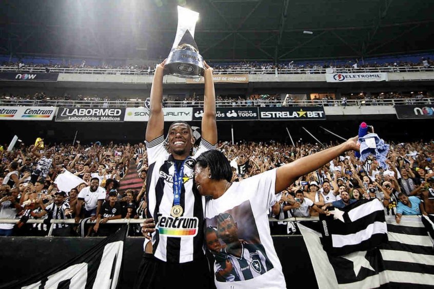 Ao L!, Kanu comemora redenção e título pelo Botafogo: ‘É o dia mais feliz da minha vida’