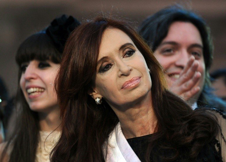 Kirchner é dispensada em processo por suposta lavagem de dinheiro na Argentina Kirchner é dispensada em processo por suposta lavagem de dinheiro na Argentina