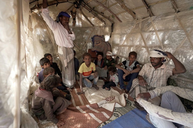 Deslocados pelo conflito no Iêmen temem o frio
