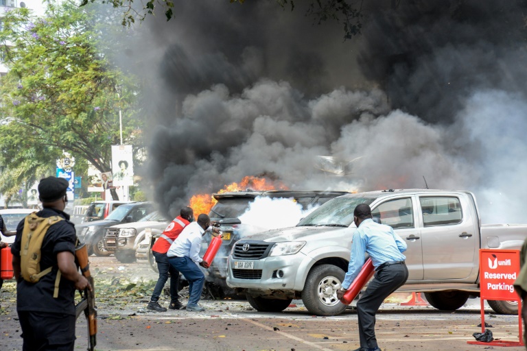 Três mortos e mais de 30 feridos em ‘ataques suicidas’ em Uganda