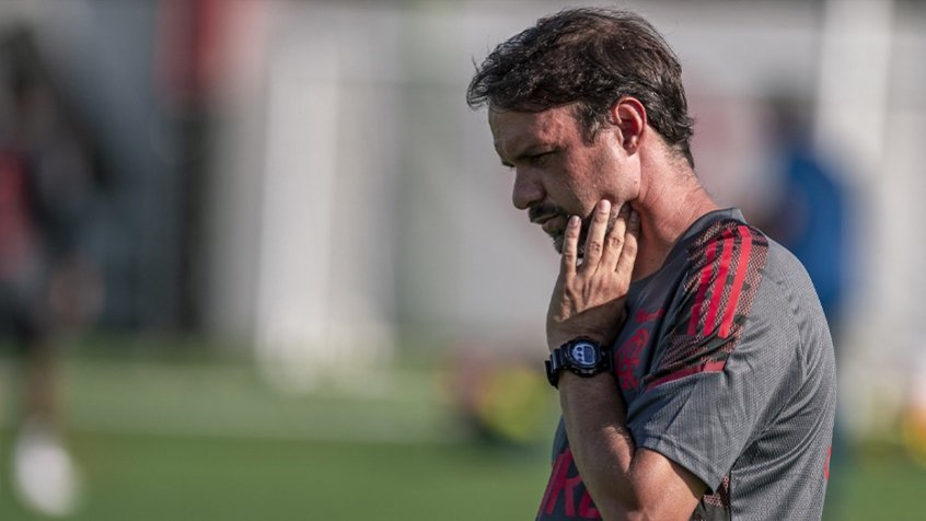 Mauricinho elogia Hugo, destaque do Flamengo contra o Sport: ‘É um goleiro com muita personalidade’ Mauricinho elogia Hugo, destaque do Flamengo contra o Sport: ‘É um goleiro com muita personalidade’