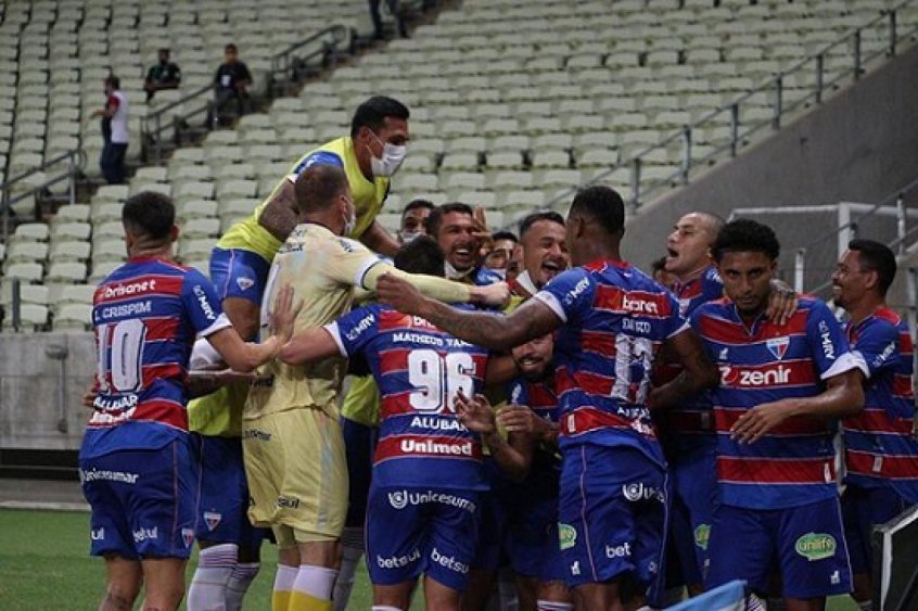 Fortaleza ‘comemora’ vitória do Flamengo e permanece à frente do Ceará Fortaleza ‘comemora’ vitória do Flamengo e permanece à frente do Ceará