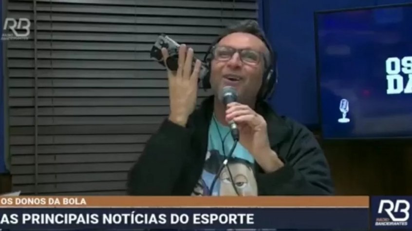 Neto diz que diretoria do Palmeiras ‘mentiu’ sobre Felipe Melo: ‘Por isso é tão difícil acreditar em cartola’ Neto diz que diretoria do Palmeiras ‘mentiu’ sobre Felipe Melo: ‘Por isso é tão difícil acreditar em cartola’