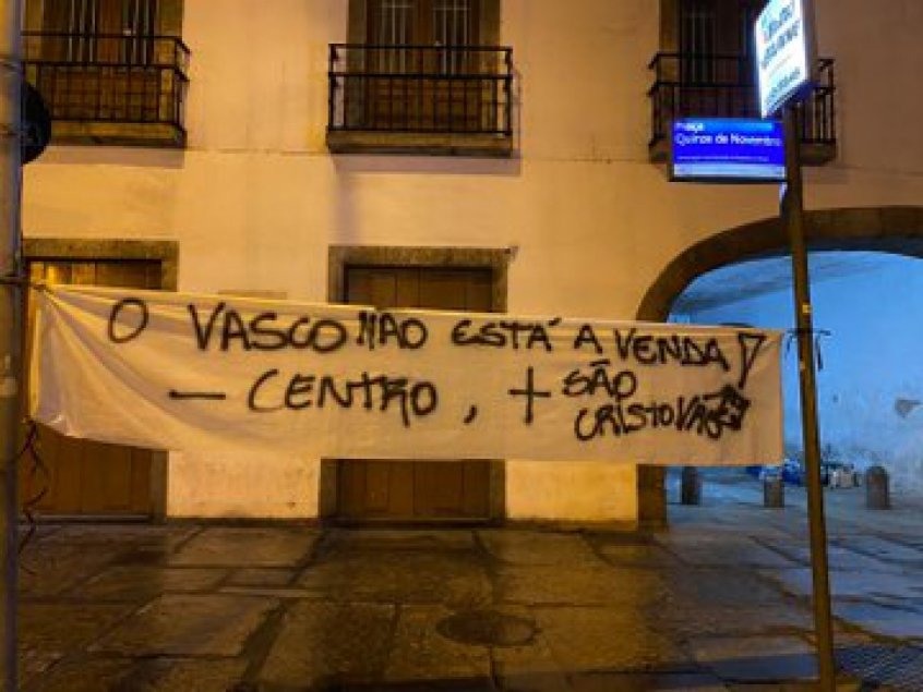Jorge Salgado, ‘venda do futebol’ e mudança de sede do Vasco são alvo de protestos