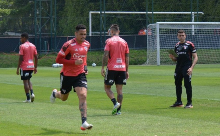 Com Luciano e Pablo no gramado, São Paulo finaliza preparação para enfrentar o Juventude no Morumbi Com Luciano e Pablo no gramado, São Paulo finaliza preparação para enfrentar o Juventude no Morumbi