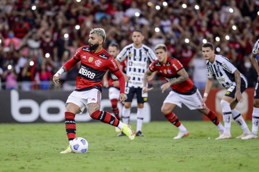 João Paulo comenta o fim do sufoco no Peixe e o pênalti de Gabigol João Paulo comenta o fim do sufoco no Peixe e o pênalti de Gabigol