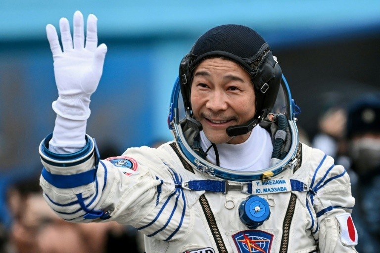 Rússia retoma o turismo espacial e envia bilionário japonês à ISS Rússia retoma o turismo espacial e envia bilionário japonês à ISS