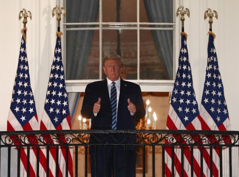 Trump testou positivo para covid pouco antes de debate com Biden em 2020, revela livro de ex-assessor Trump testou positivo para covid pouco antes de debate com Biden em 2020, revela livro de ex-assessor