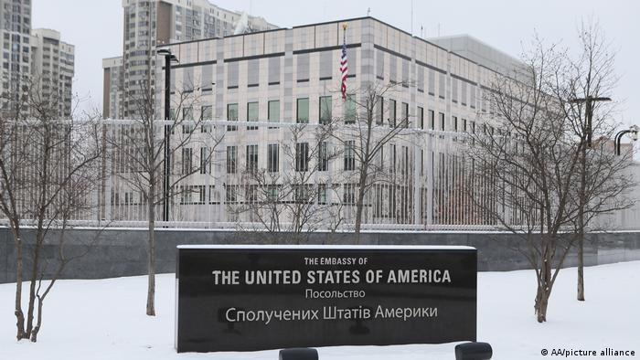 EUA ordenam retirada de familiares de diplomatas da Ucrânia