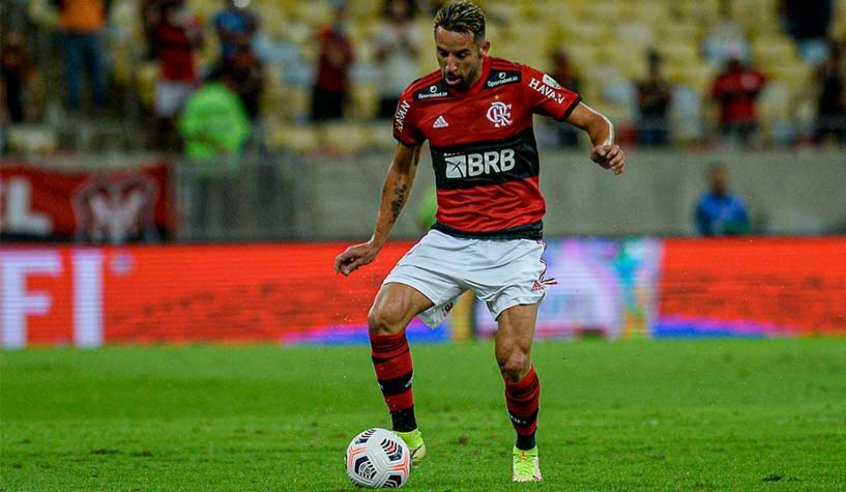 Na seleção chilena, Isla é mais um jogador do Flamengo que testa positivo para Covid-19 Na seleção chilena, Isla é mais um jogador do Flamengo que testa positivo para Covid-19