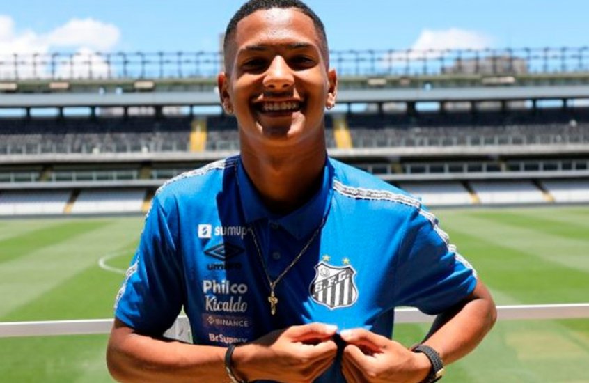 Com a benção de Neymar, Ângelo herda a camisa 11 de Marinho