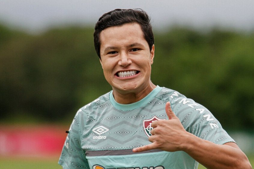 Após ‘sumir’, Marlon volta a aparecer no elenco do Fluminense no site oficial Após ‘sumir’, Marlon volta a aparecer no elenco do Fluminense no site oficial