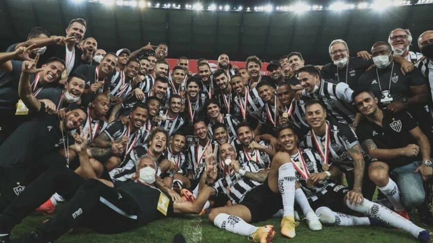 Atlético-MG lança livro para celebrar as conquistas de 2021