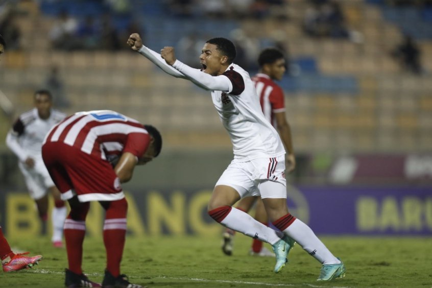 Ao LANCE!, Igor Jesus exalta elenco do Flamengo que disputa a Copinha: ‘Tem a característica de não desistir’ Ao LANCE!, Igor Jesus exalta elenco do Flamengo que disputa a Copinha: ‘Tem a característica de não desistir’