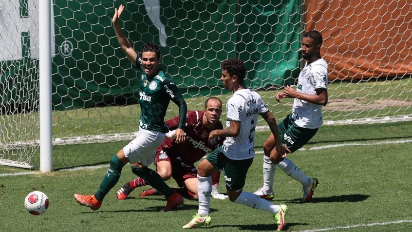 De olho no Mundial, Palmeiras faz coletivo em ritmo de jogo-treino, com direito a decisão nos pênaltis De olho no Mundial, Palmeiras faz coletivo em ritmo de jogo-treino, com direito a decisão nos pênaltis