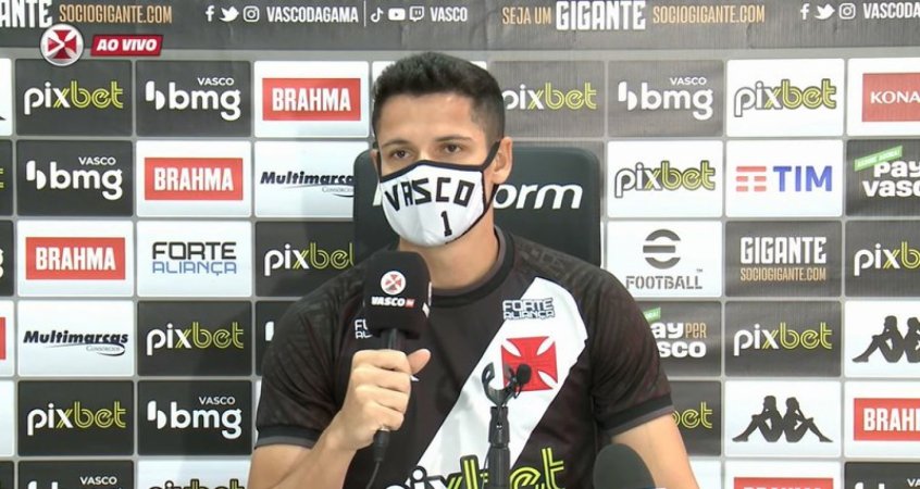 Matheus Barbosa revela admiração por Pedrinho e exalta peso da camisa do Vasco: ‘Sei da responsabilidade’