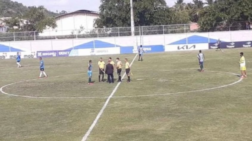 Campeonato Sergipano tem partida suspensa por falta de ambulância Campeonato Sergipano tem partida suspensa por falta de ambulância