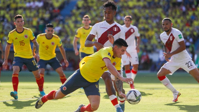 Colômbia pressiona, perde chances e leva gol do Peru nos minutos finais do jogo pelas Eliminatórias
