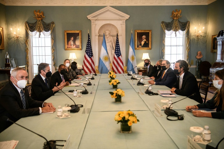 EE.UU. respalda economía argentina vibrante, dice Blingen Kofiro