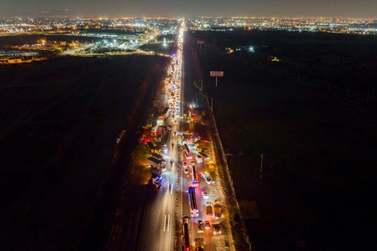 Greve de caminhoneiros no Chile é marcada por violência; confira