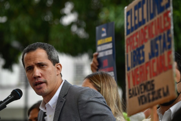 Oposição venezuelana exige data para eleições presidenciais e prepara primárias