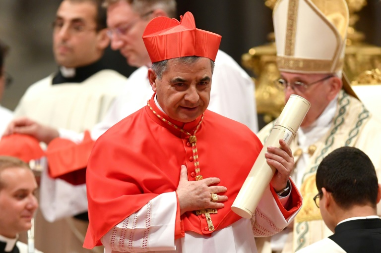 Cardeal acusado de corrupção diz que foi vítima de 'massacre da mídia'