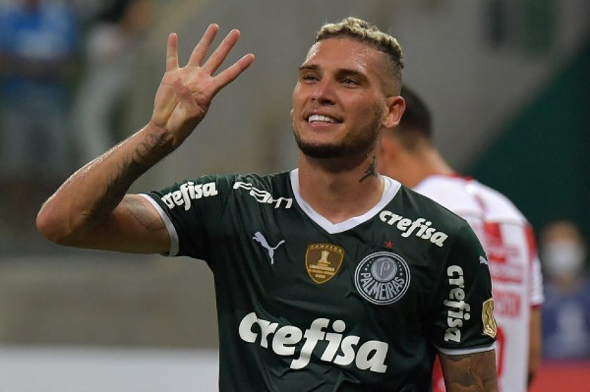 Torcida do Palmeiras pede Rafael Navarro como titular no Dérbi
