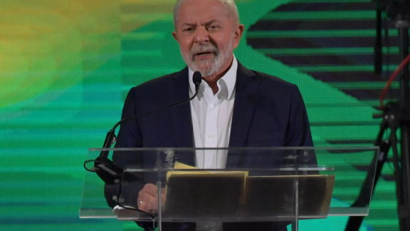 Siglas da coligação de Lula terão membros em áreas temáticas de pré-campanha